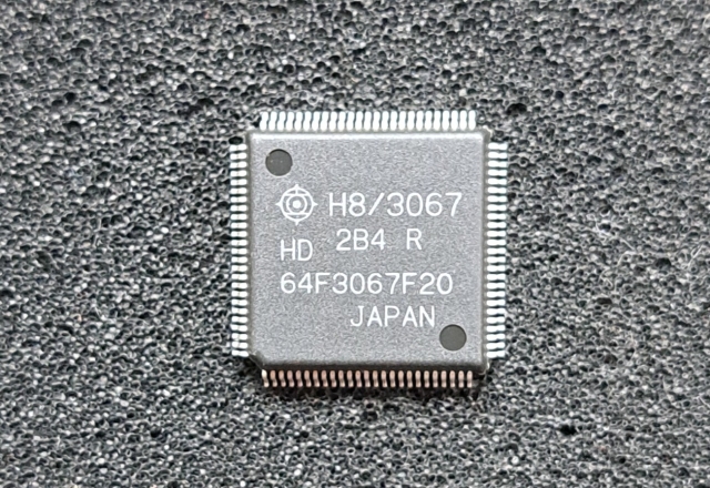 HD64F3067RF20