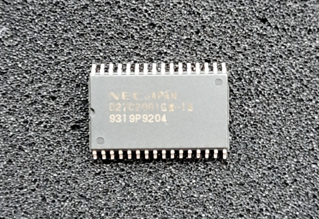 UPD27C2001GW-15、2Mbits E-PROM、150nS、32Pin-フラットパッケージ。