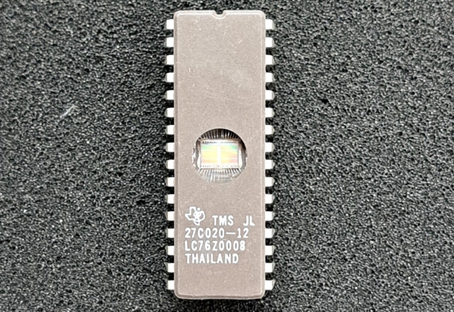 TMS27C020-12JL、2Mbits E-PROM、120nS、32Pin-DIP。