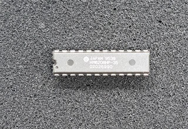 HM6208HP-35、64KX4BIT、高速S-RAM、300mil 24Pin。