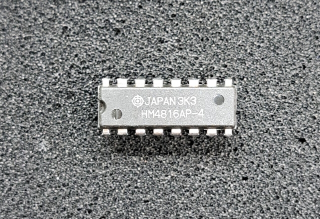 HM4816AP-4、16K D-RAM。