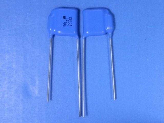 サージ吸収用CR複合部品|CR2B104C121|125V|0.1μF+120Ω|スパークキラ|100個からの販売
