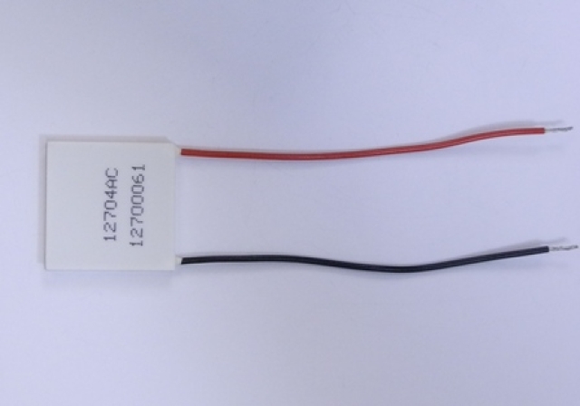 FPH1-12704AC、30角、3.65t  ペルチェモジュール。  